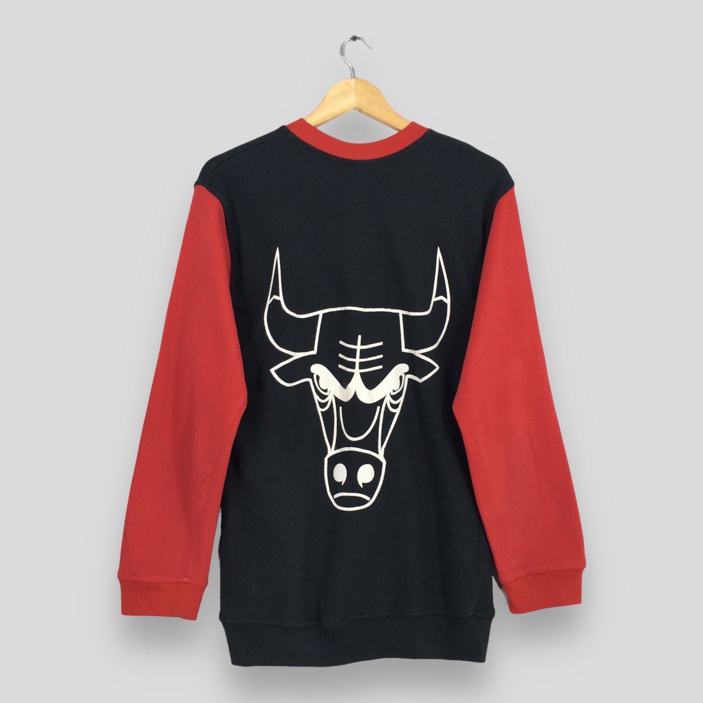 NBA Chicago Bulls Red/Black Sweatshirt Small