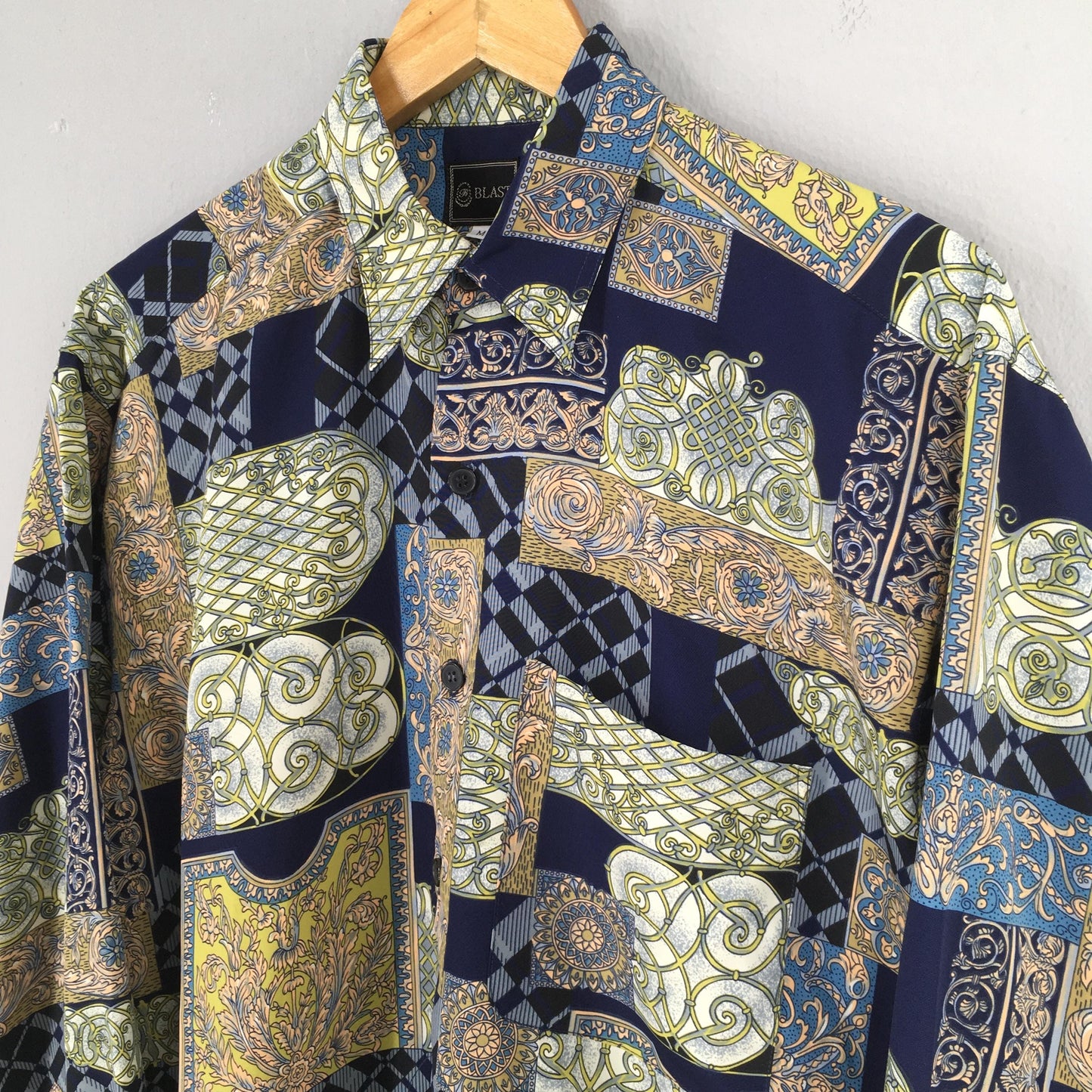 Novelty Baroque Floral Pop Art Polyester Shirt Medium