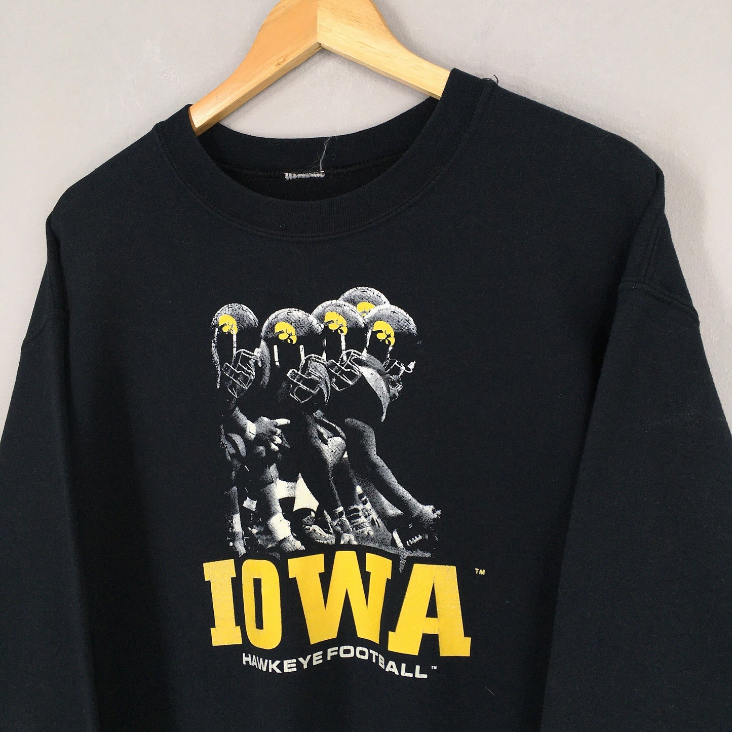 Iowa Hawkeyes Football Ncaa Sweatshirt Medium