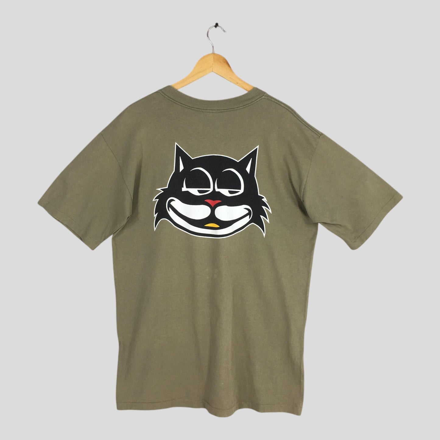 26 Red Skater Green T shirt Large