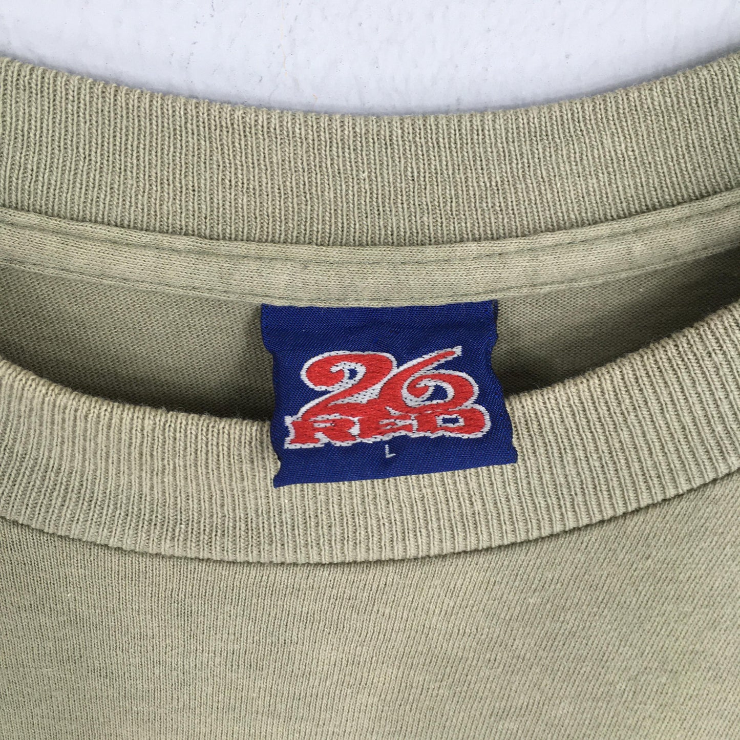 26 Red Skater Green T shirt Large