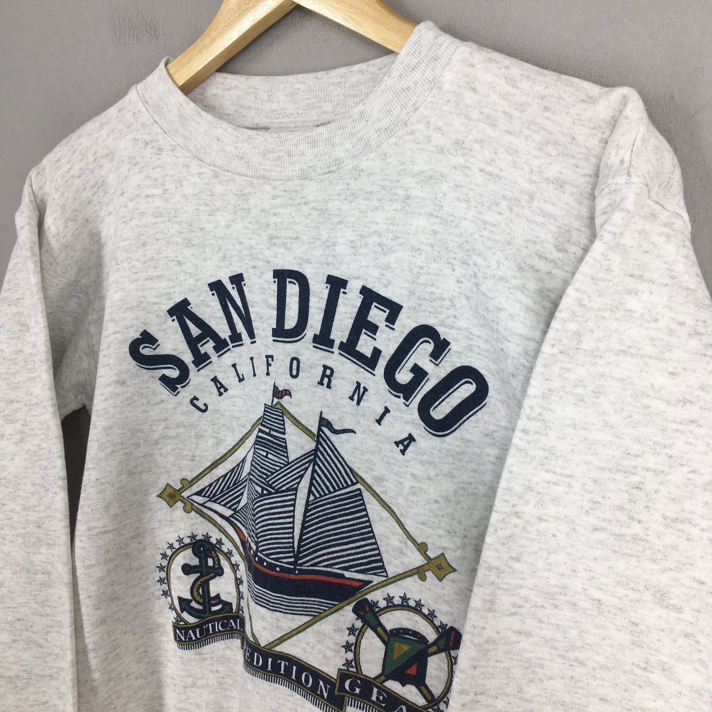 San Diego California Gray Sweatshirt Medium