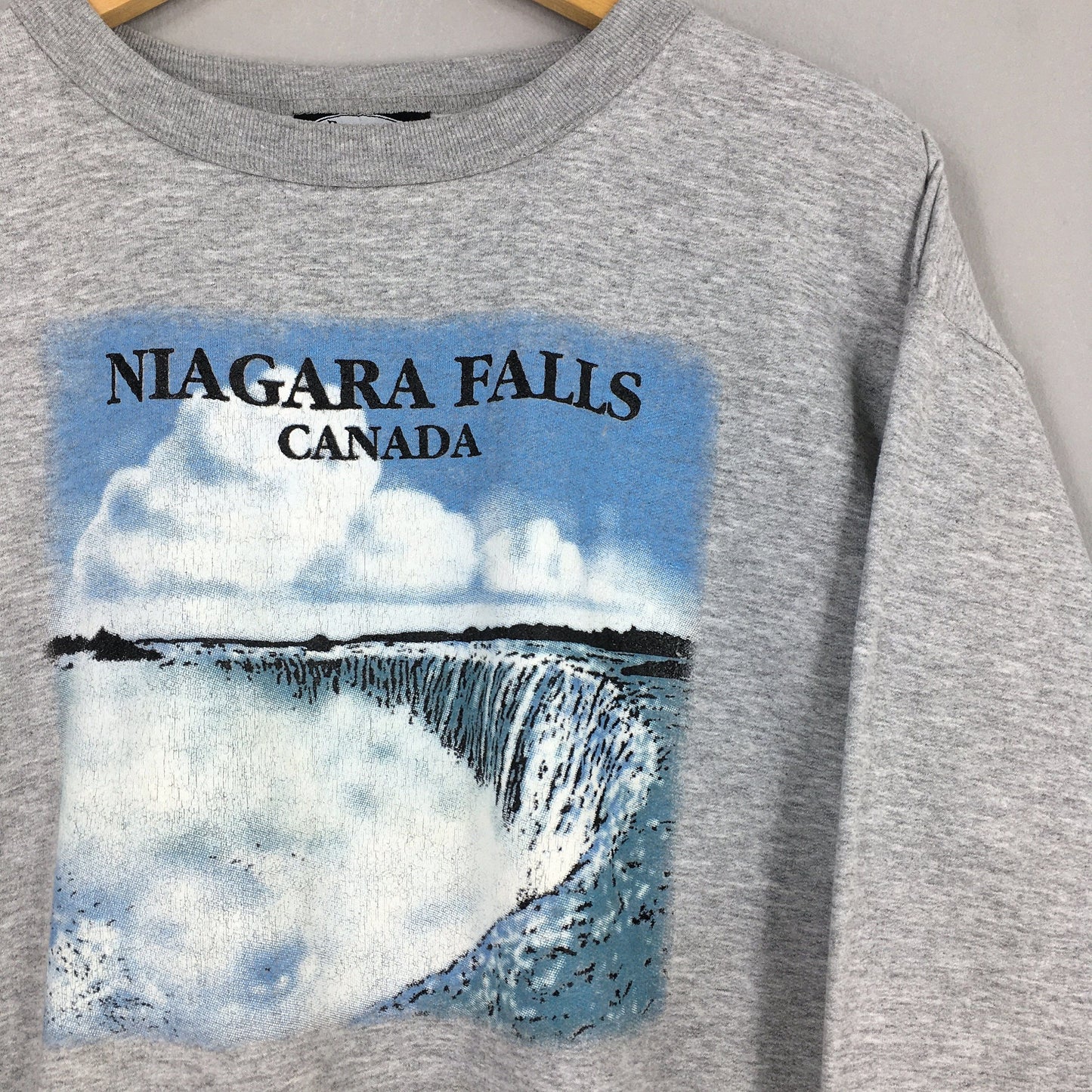 Niagara Falls Canada Gray Sweatshirt Medium