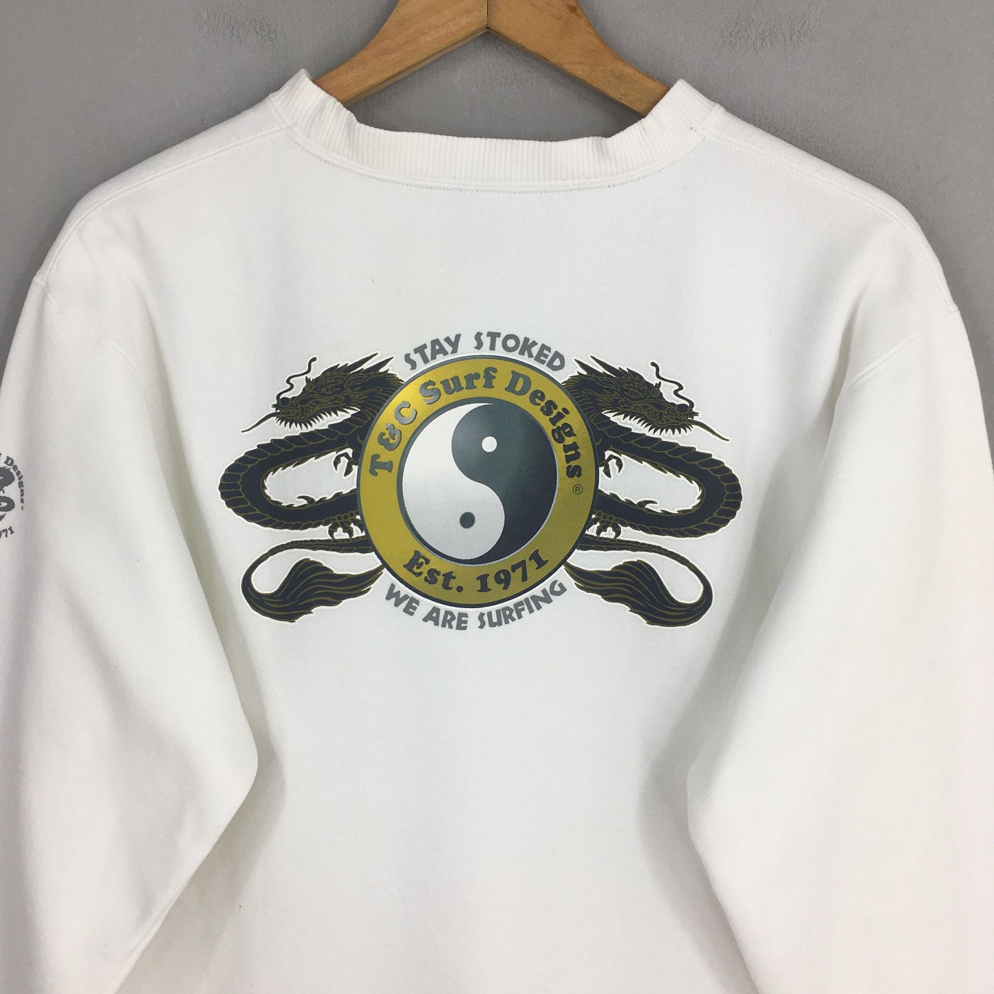 T&C Surf Designs White Sweatshirt Medium