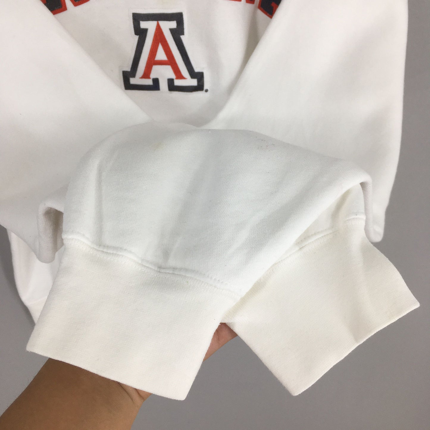 The University Of Arizona White Sweatshirt Medium