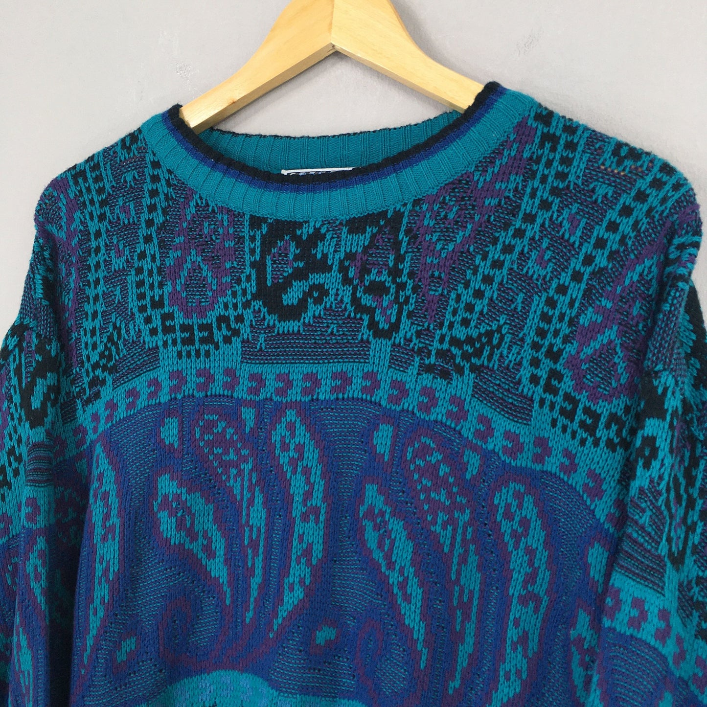 Abstract Multicolor Knitted Sweater Large