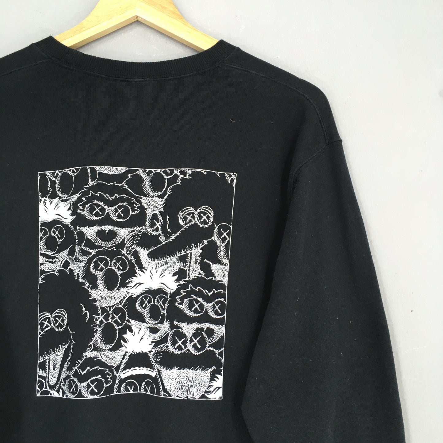 Kaws Sesame Street X Uniqlo Black Sweatshirt Medium