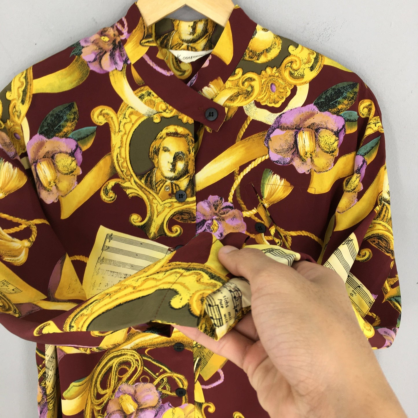 Novelty Baroque Polyester Shirt Medium