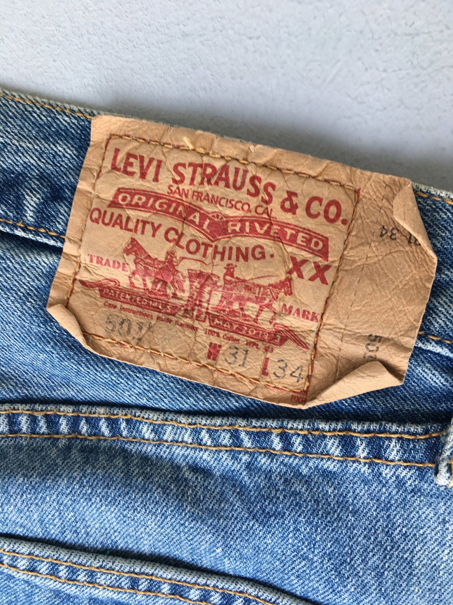 Size 28x33 Levi's 501 Faded Blue Dirty Jeans