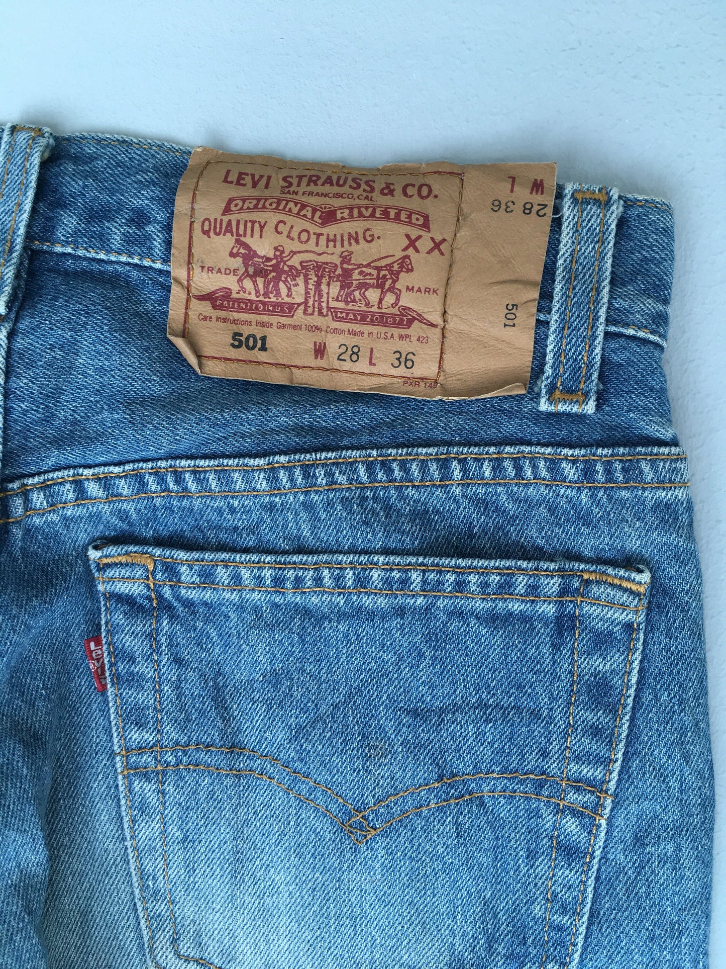 Size 25 Levis 501 Jeans High Waisted