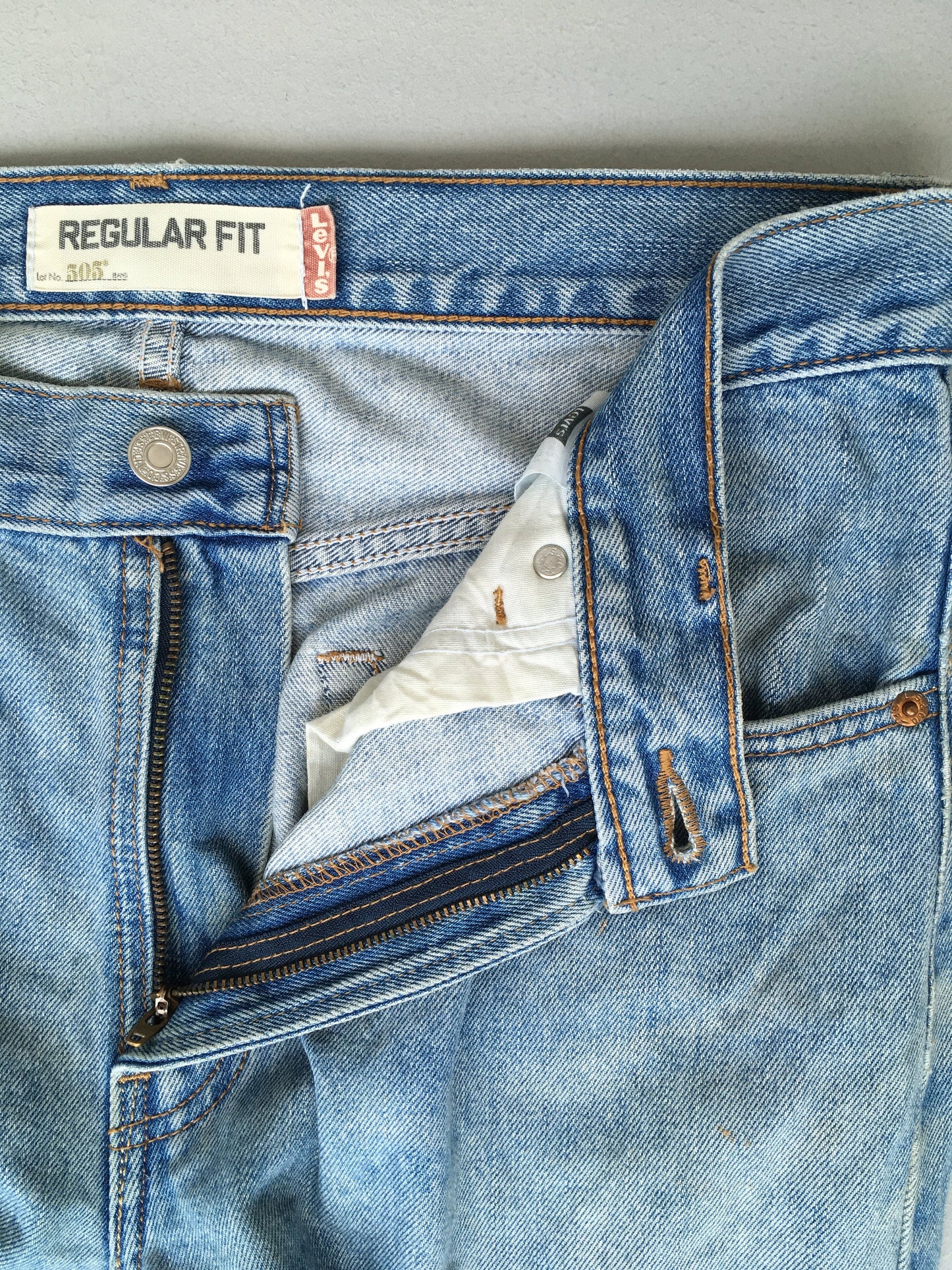 Size 32x31.5 Levis 505 Regular Fit Jeans Light Blue