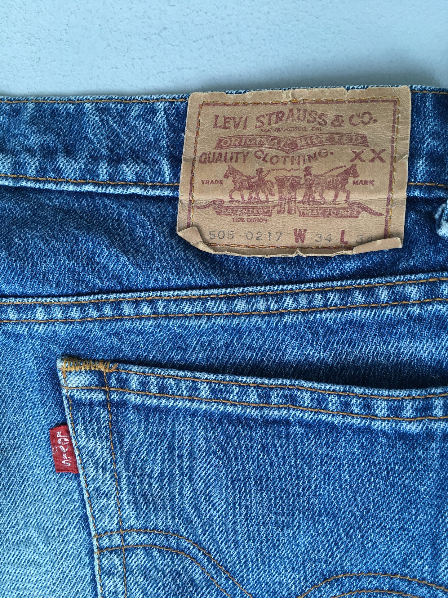 Size 32x28 Levi's 505 Regular Fit Light Washed