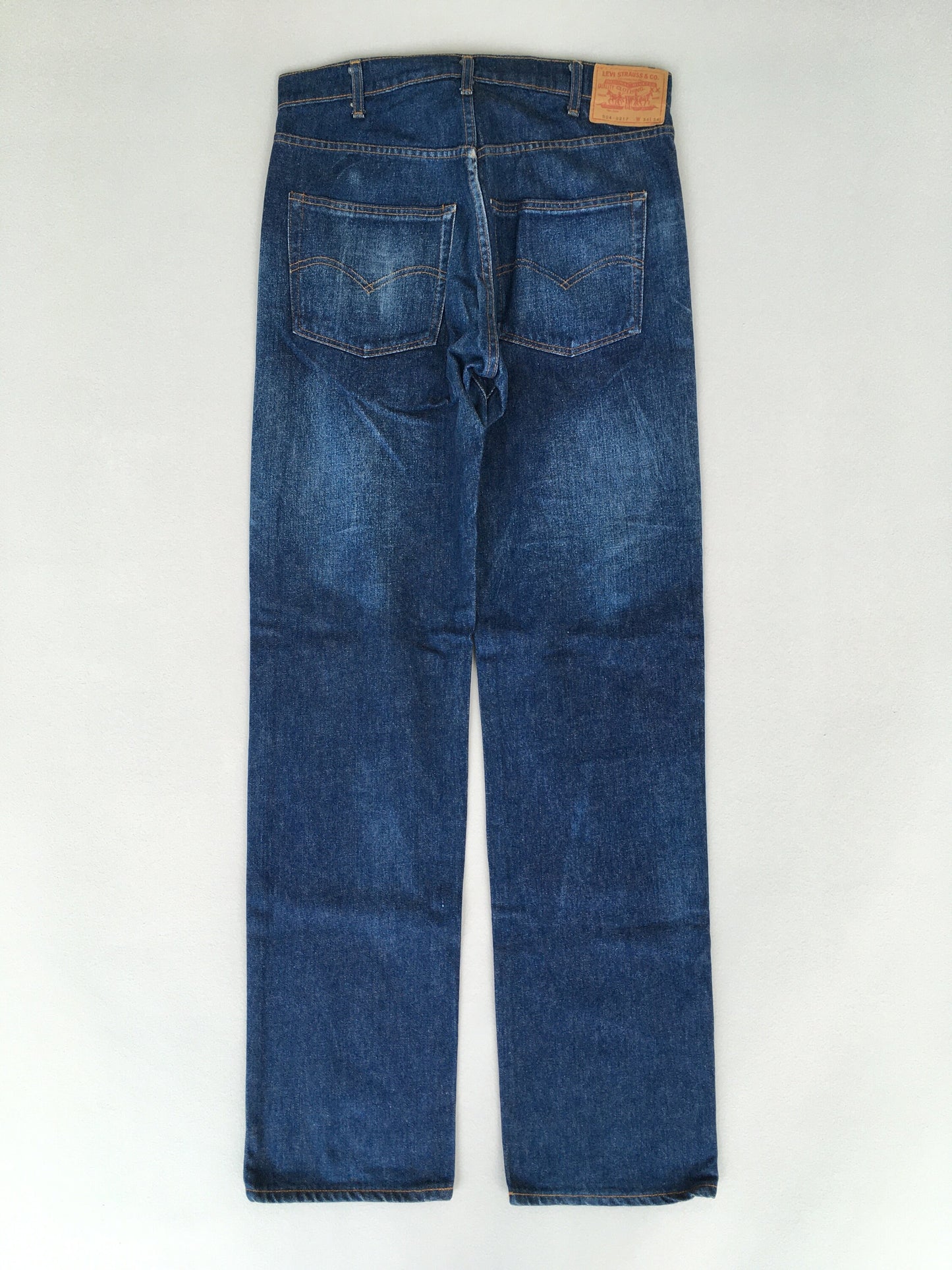 Size 32x33.5 Levi's 504 Medium Wash Jeans