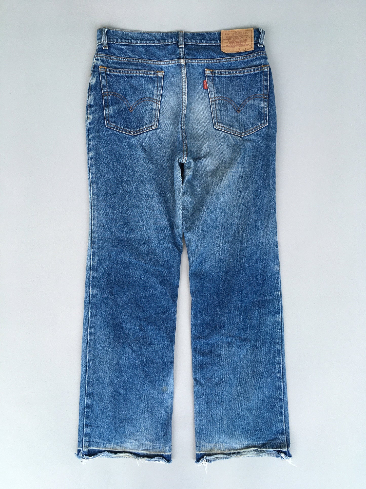 Size 32x28 Levi's 505 Regular Fit Light Washed