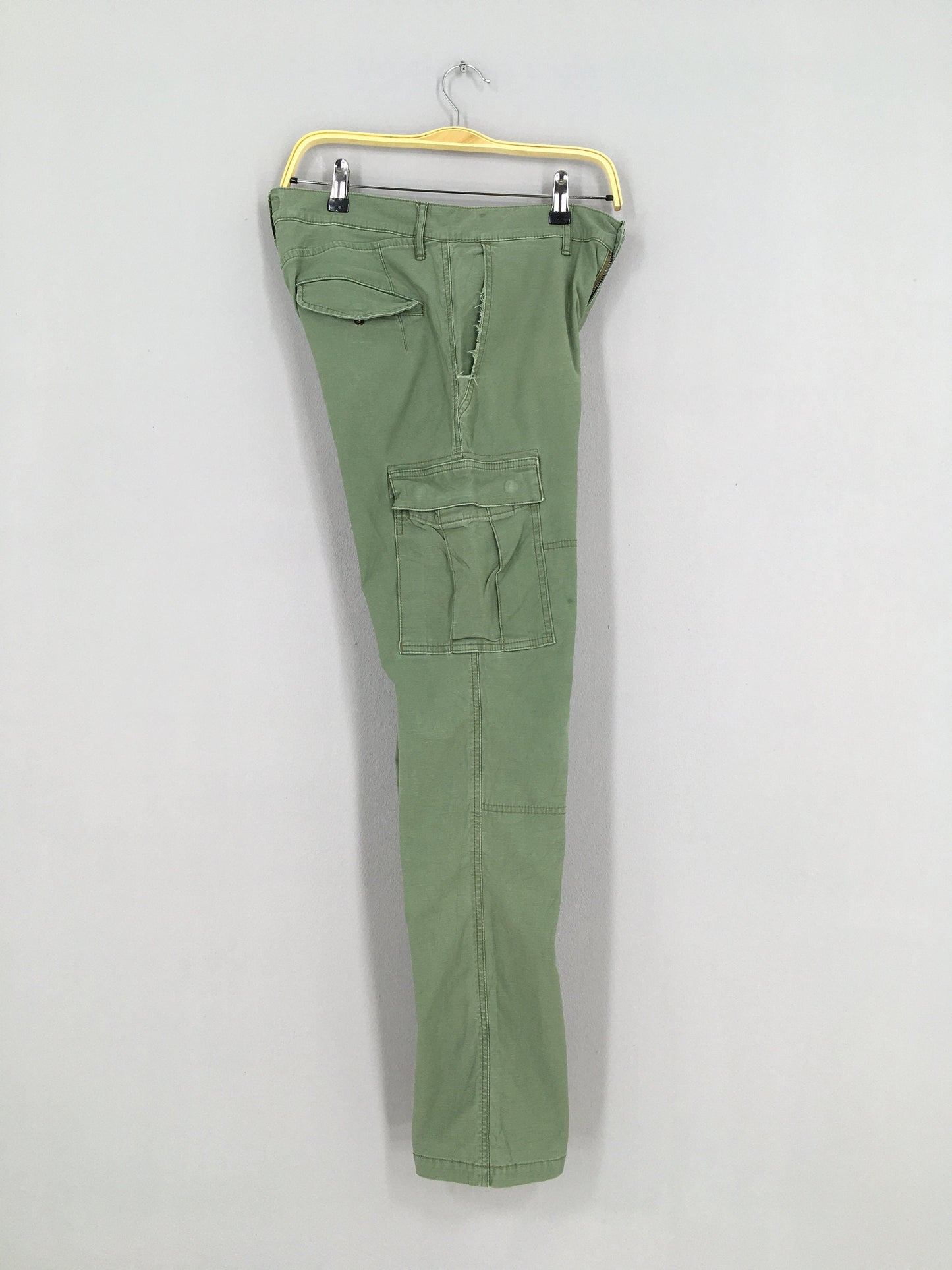 Japanese Spell Bound Cargo Pants Size 30x30.5