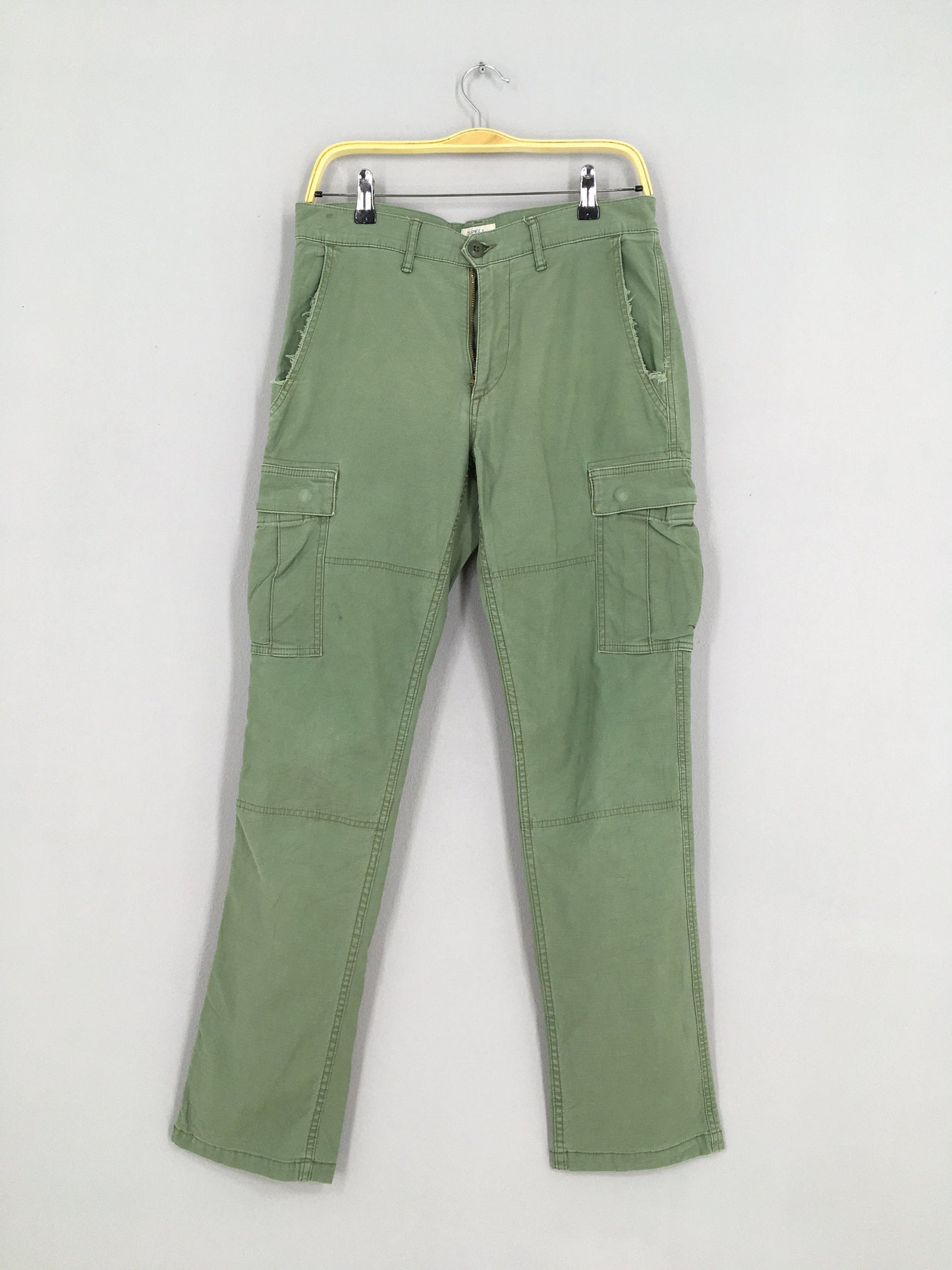 Japanese Spell Bound Cargo Pants Size 30x30.5