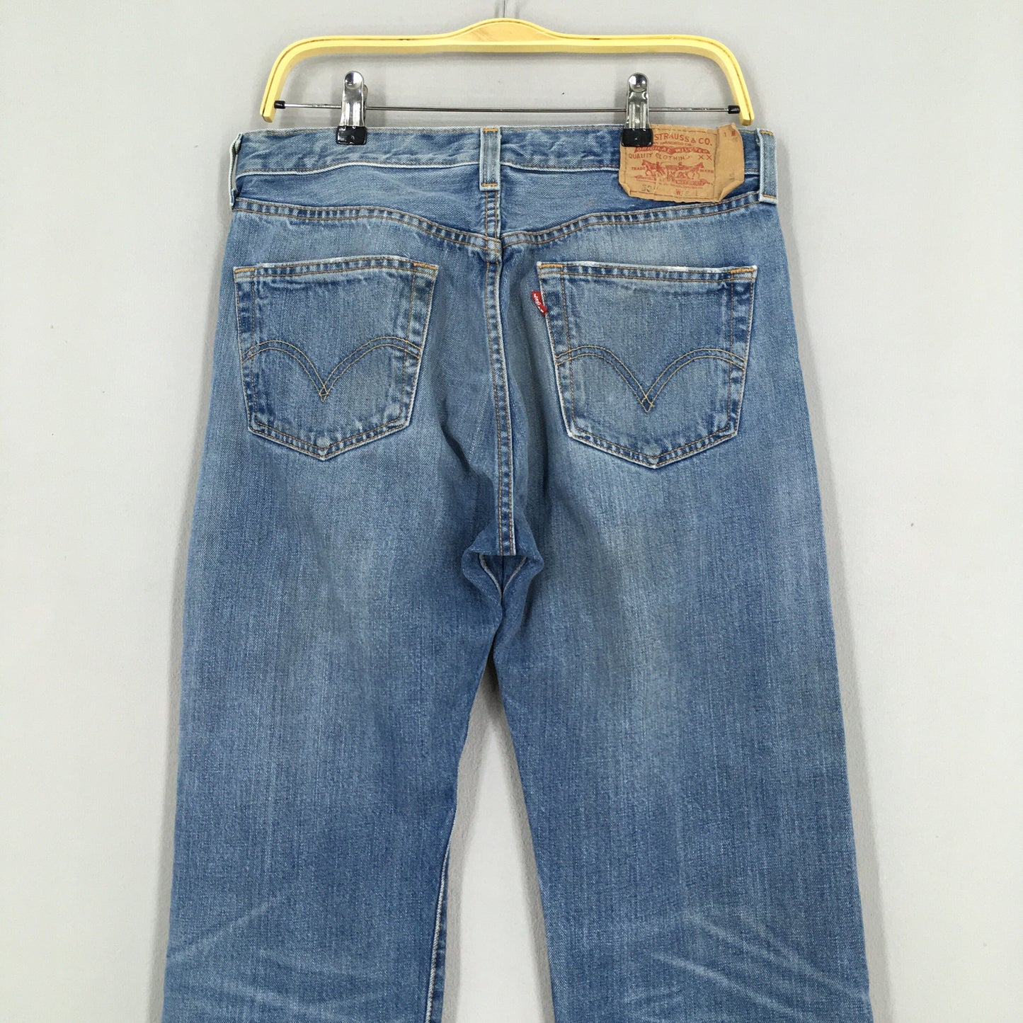 Levi's 501 Faded Blue Faded Jeans Size 32x33.5