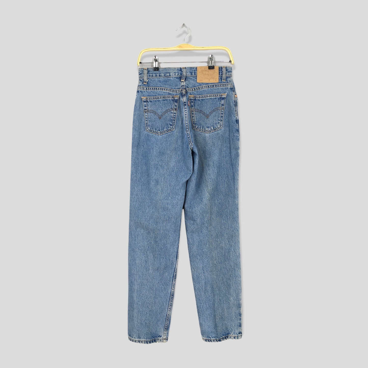 Levi's 550 Jeans Relaxed Fit Size 26x30.5