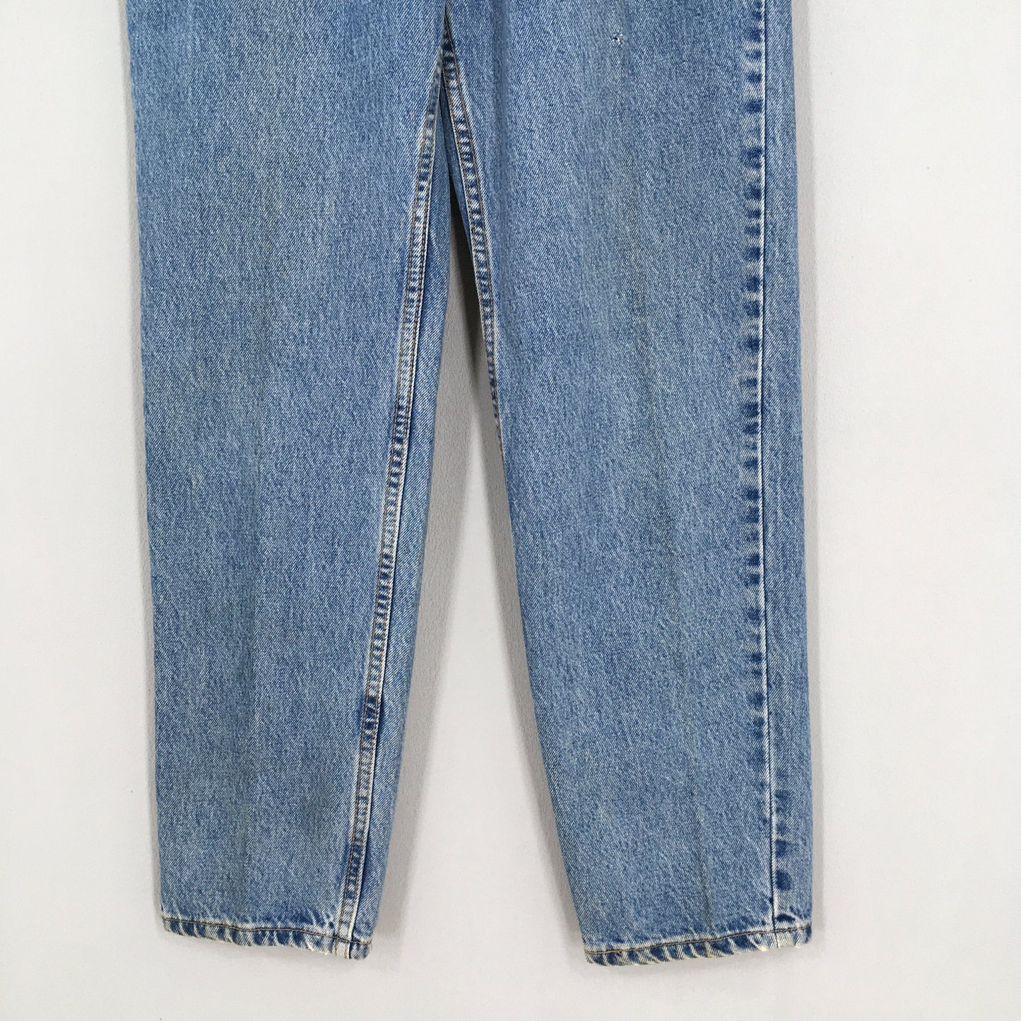 Levi's 550 Jeans Relaxed Fit Size 26x30.5