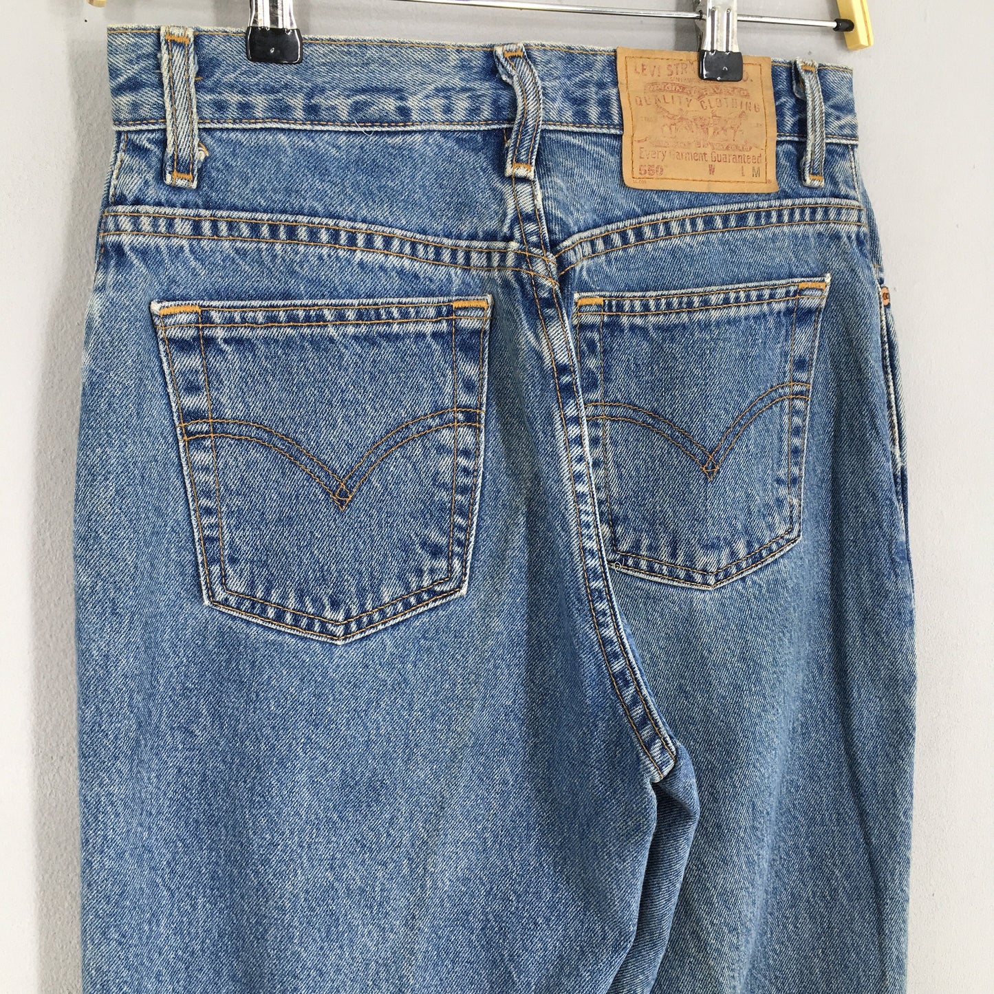 Levi's 550 Jeans Relaxed Fit Size 26x30.5