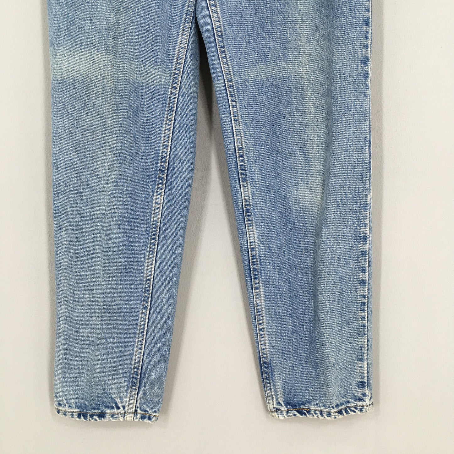 Levis 550 Tapered Leg Mom Jeans Size 27x30