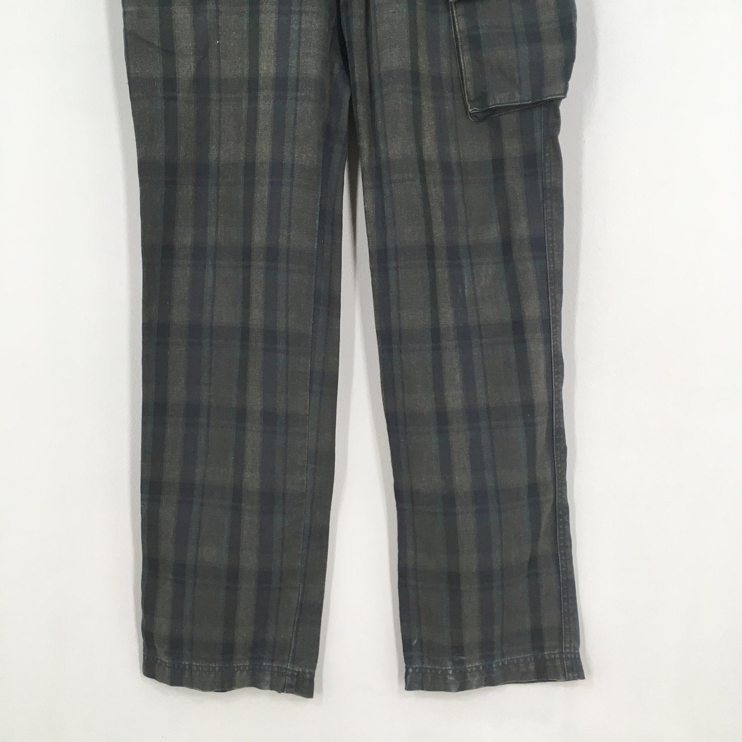 Three Point Six Japan Tartan Plaid Cargo Pants Size 34x32