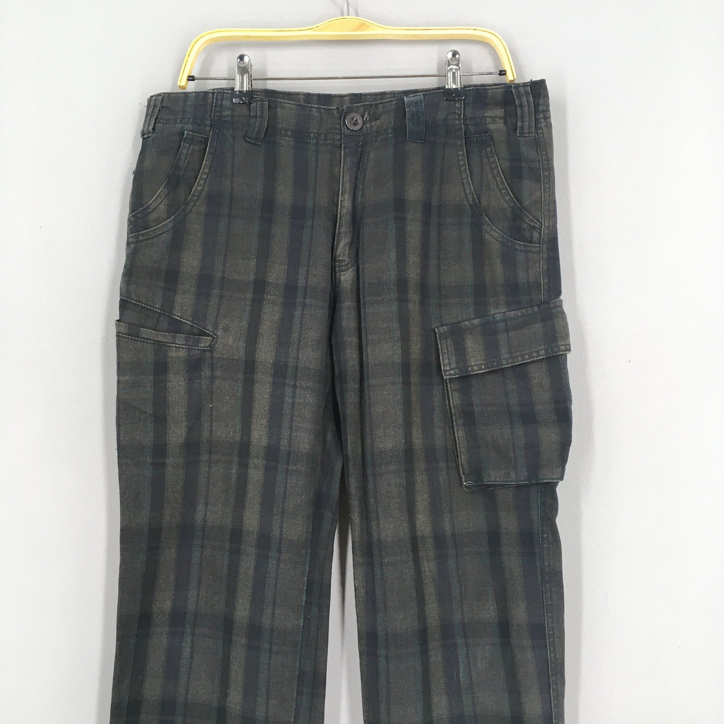 Three Point Six Japan Tartan Plaid Cargo Pants Size 34x32