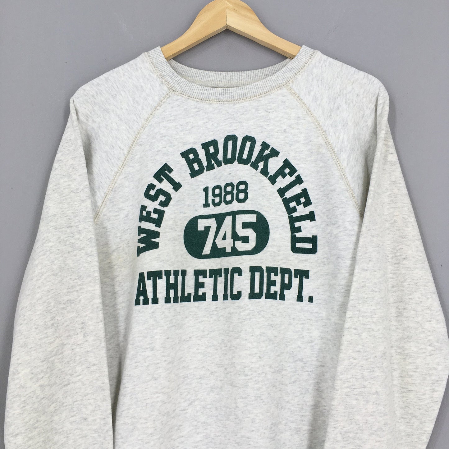 Champion West Brookfield Massachusetts Sweatshirt Medium