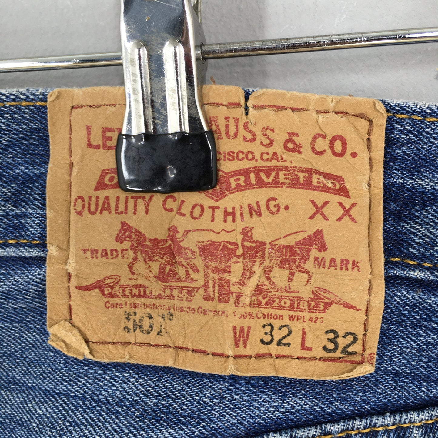 Levis 501 Blue Faded Dirty Jeans Size 31x31