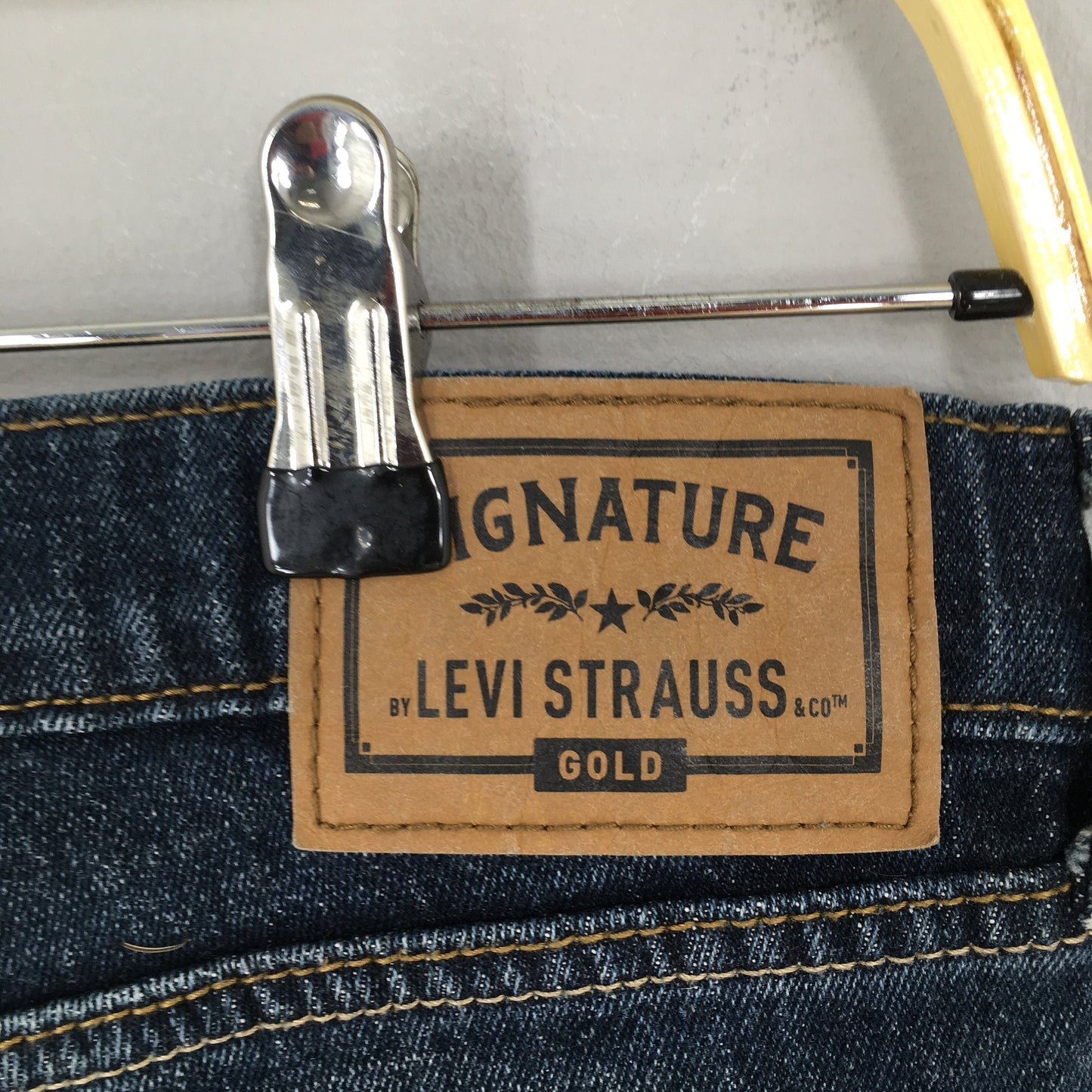 Levi's Strauss Gold Regular Fit Jeans Size 29x28.5