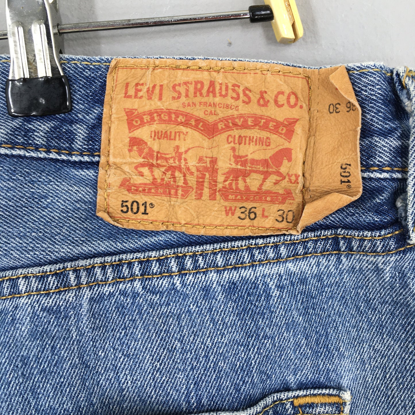 Levi's 501 Ripped Distressed Jeans Size 34x29