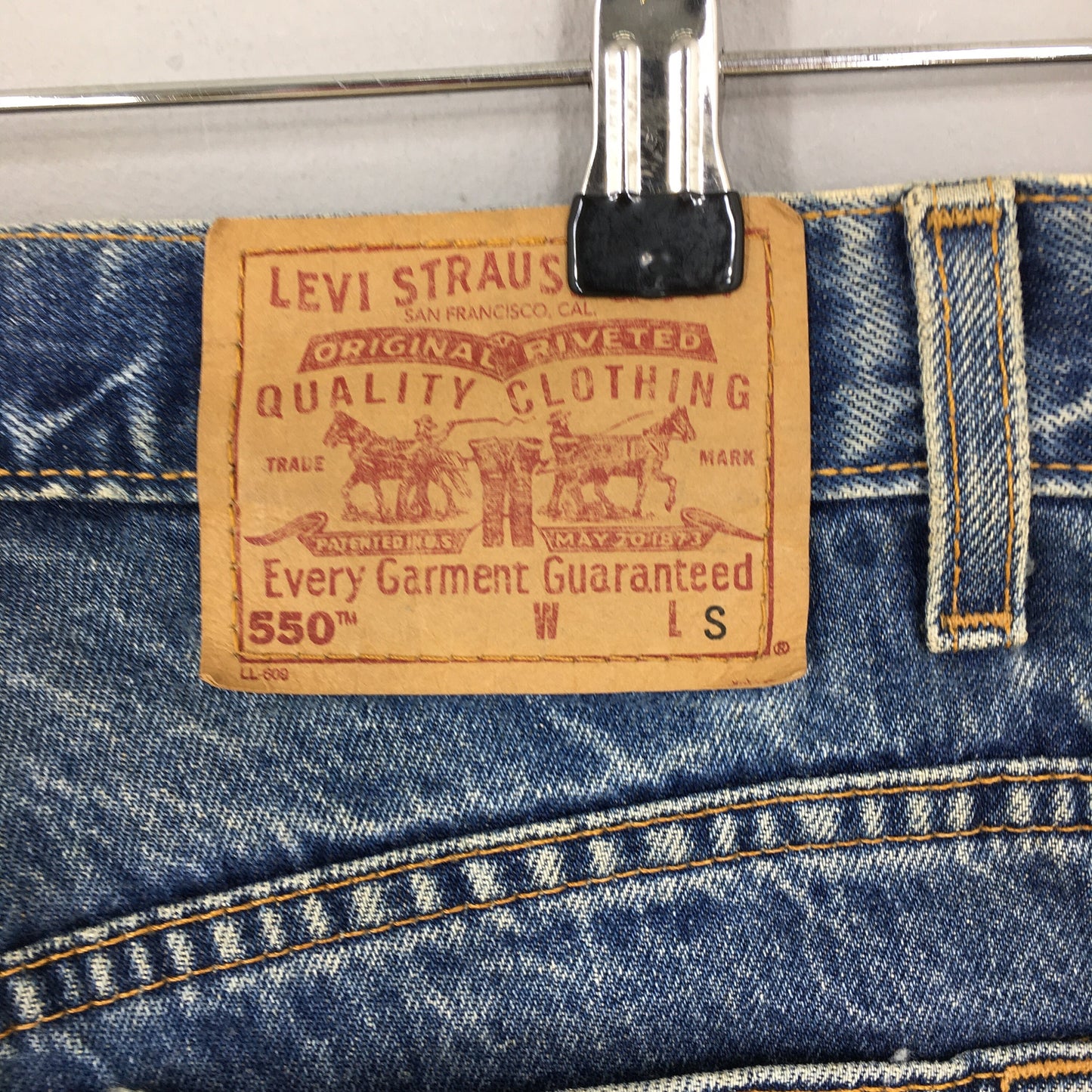 Levi's 550 Jeans Relaxed Fit Denim Size 26x28