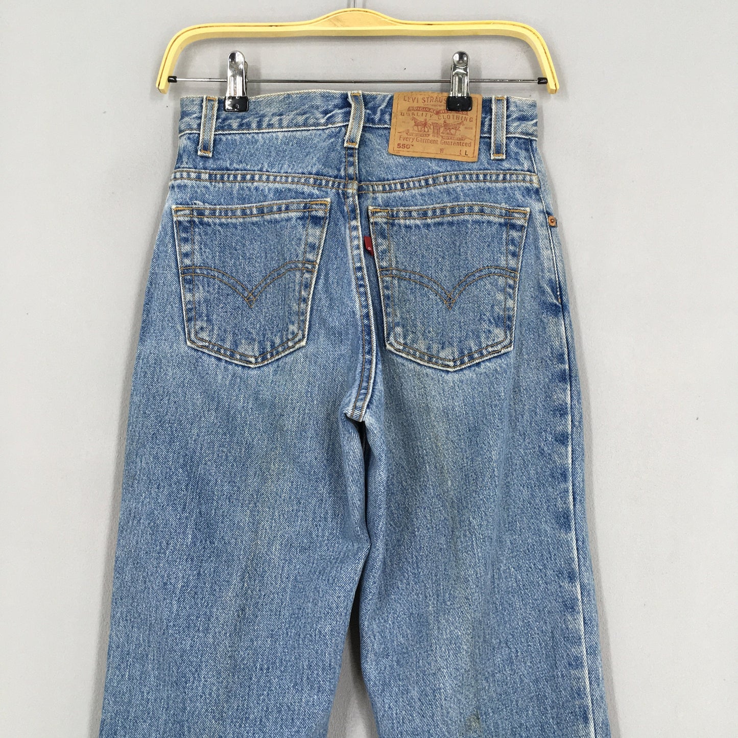 Levi's 550 Relaxed Fit Jeans Size 25x32.5