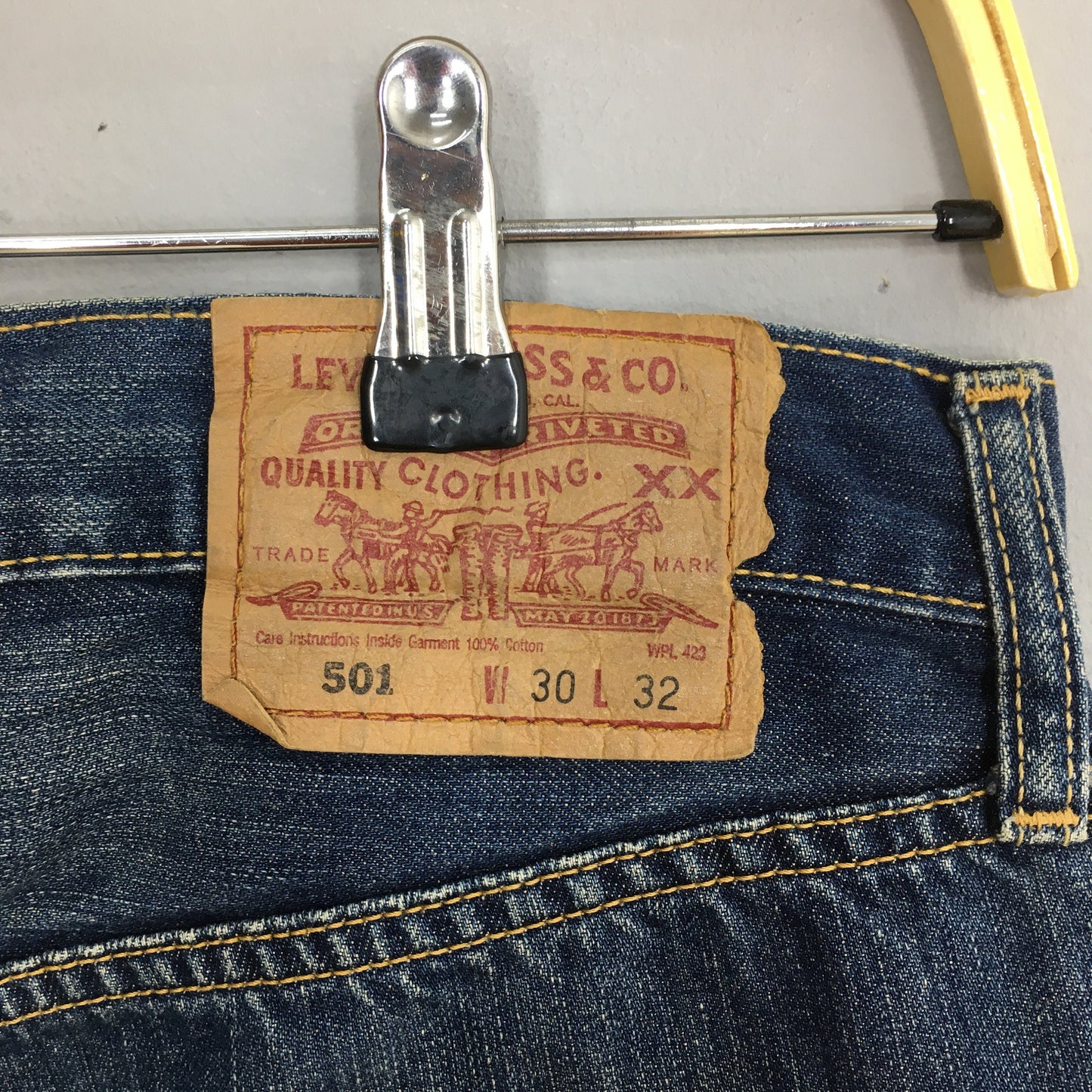 Levi's 501 Indigo Blue Jeans Medium Wash Size 30x29