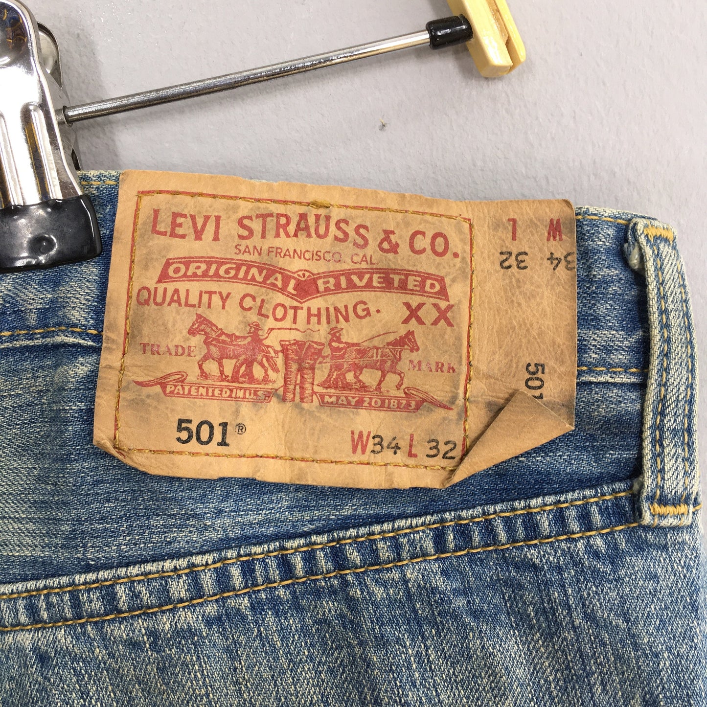 Levi's 501 Faded Dirty Jeans Distressed Denim Size 36x31