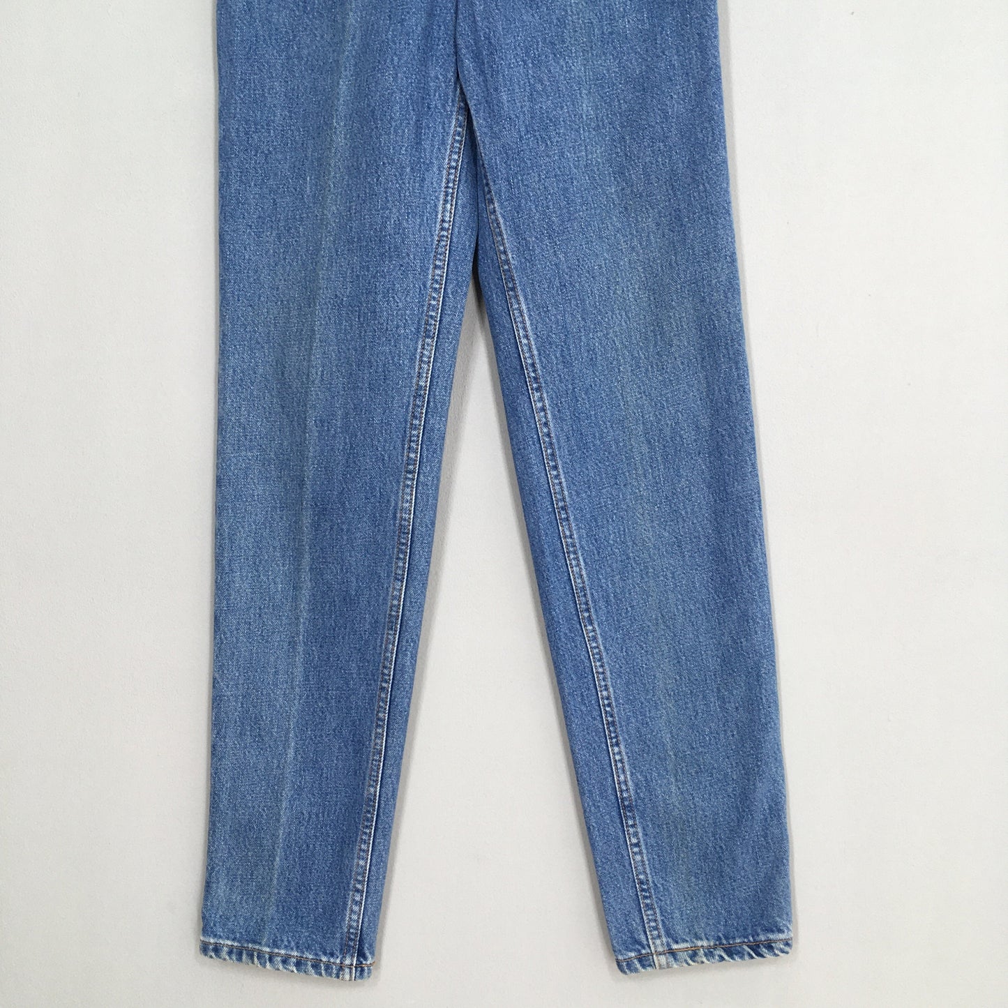 Levi's 550 Relaxed Fit Tapered Leg Jeans 26x33