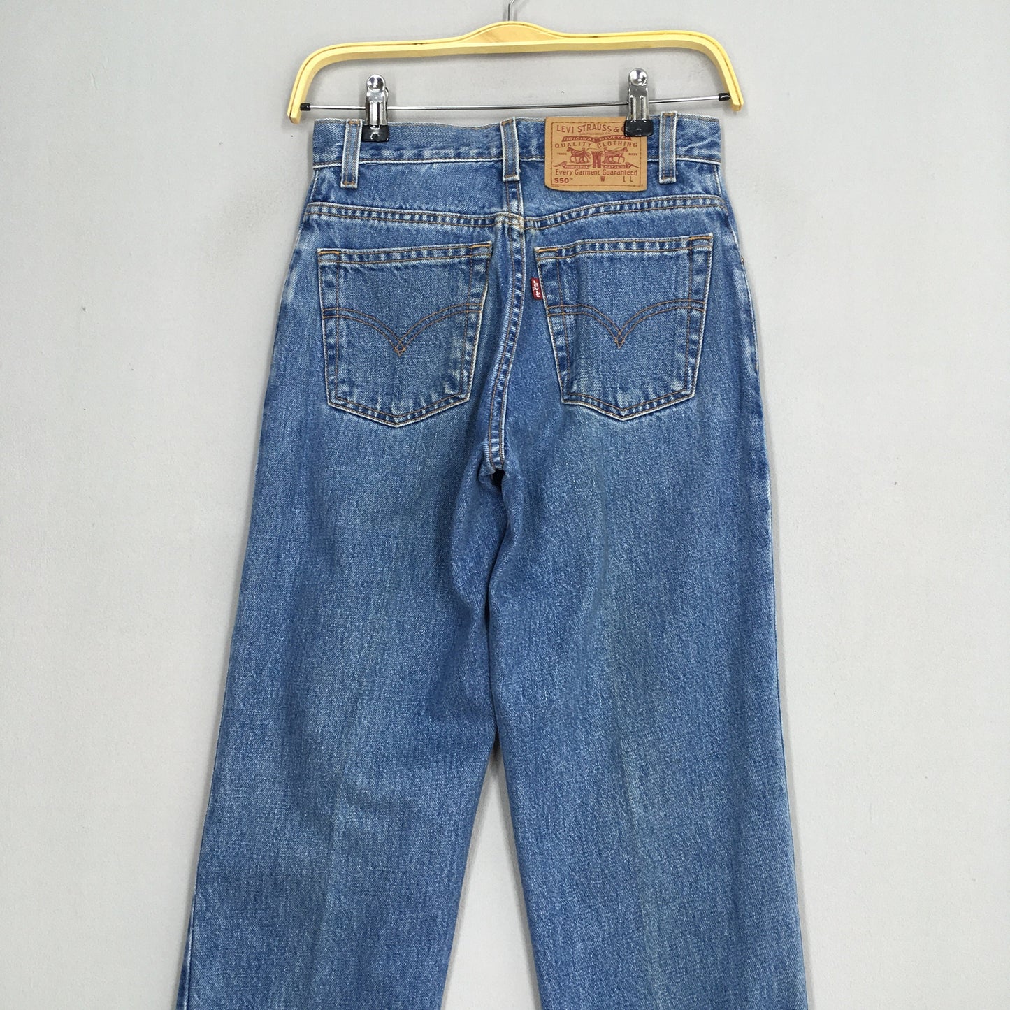 Levi's 550 Relaxed Fit Tapered Leg Jeans 26x33