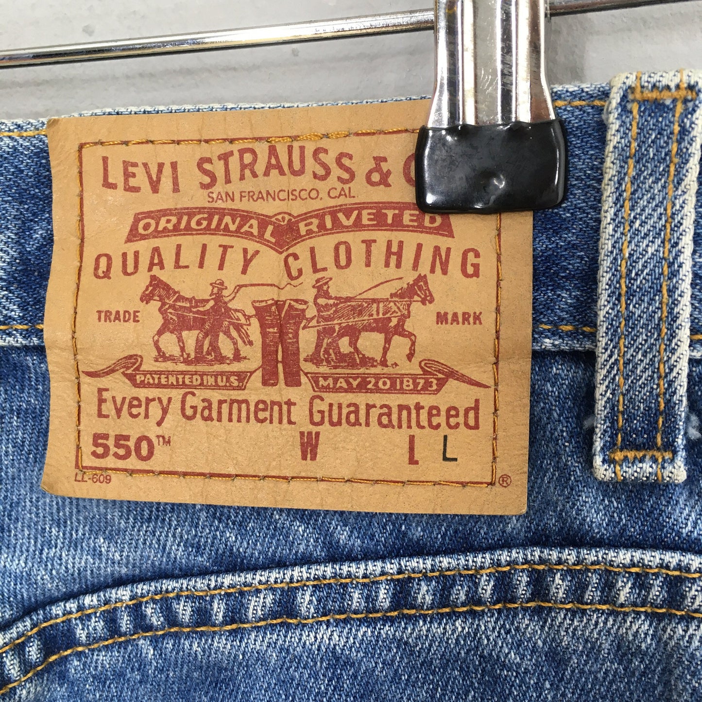 Levi's 550 Relaxed Fit Tapered Leg Jeans 26x33