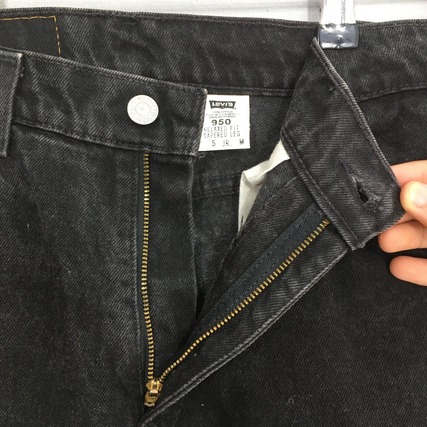 Levis 950 Black Jeans Tapered Leg Denim Size 28x31