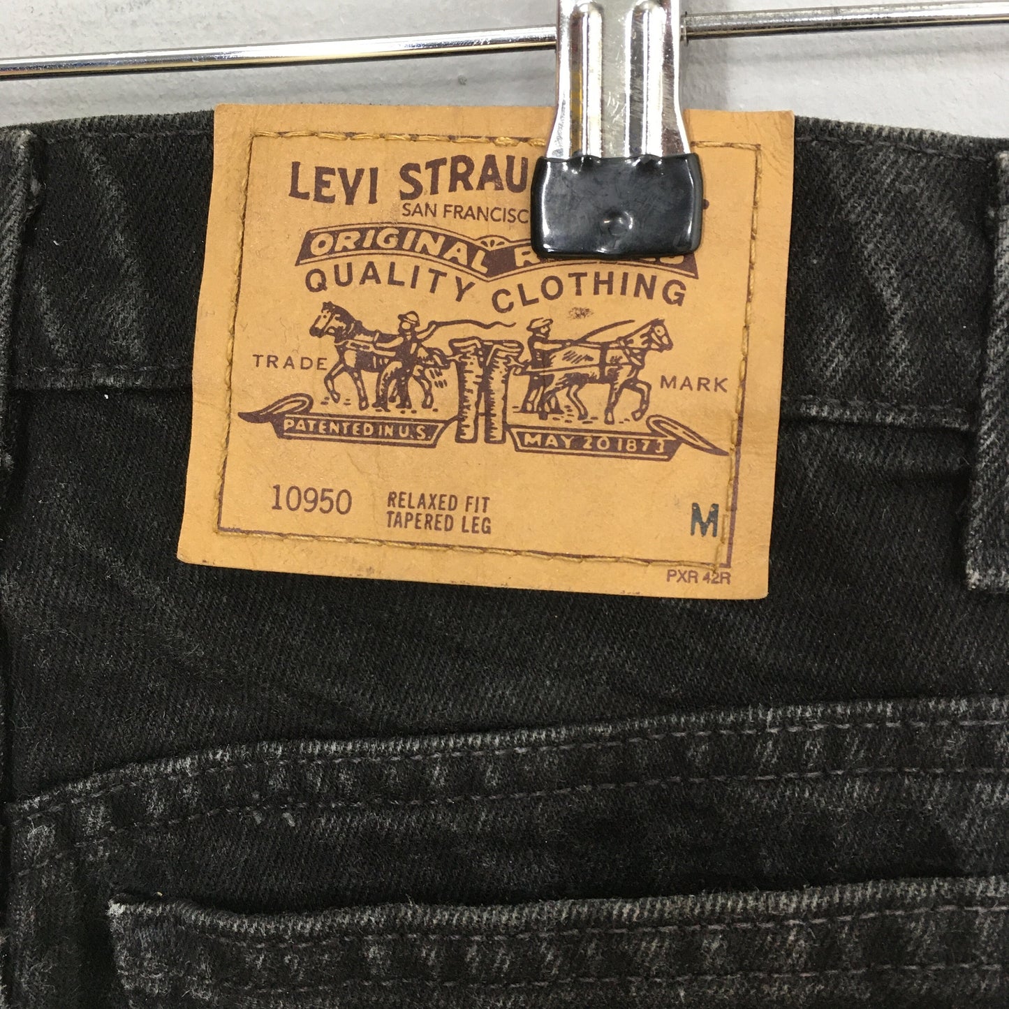 Levis 950 Black Jeans Tapered Leg Denim Size 28x31