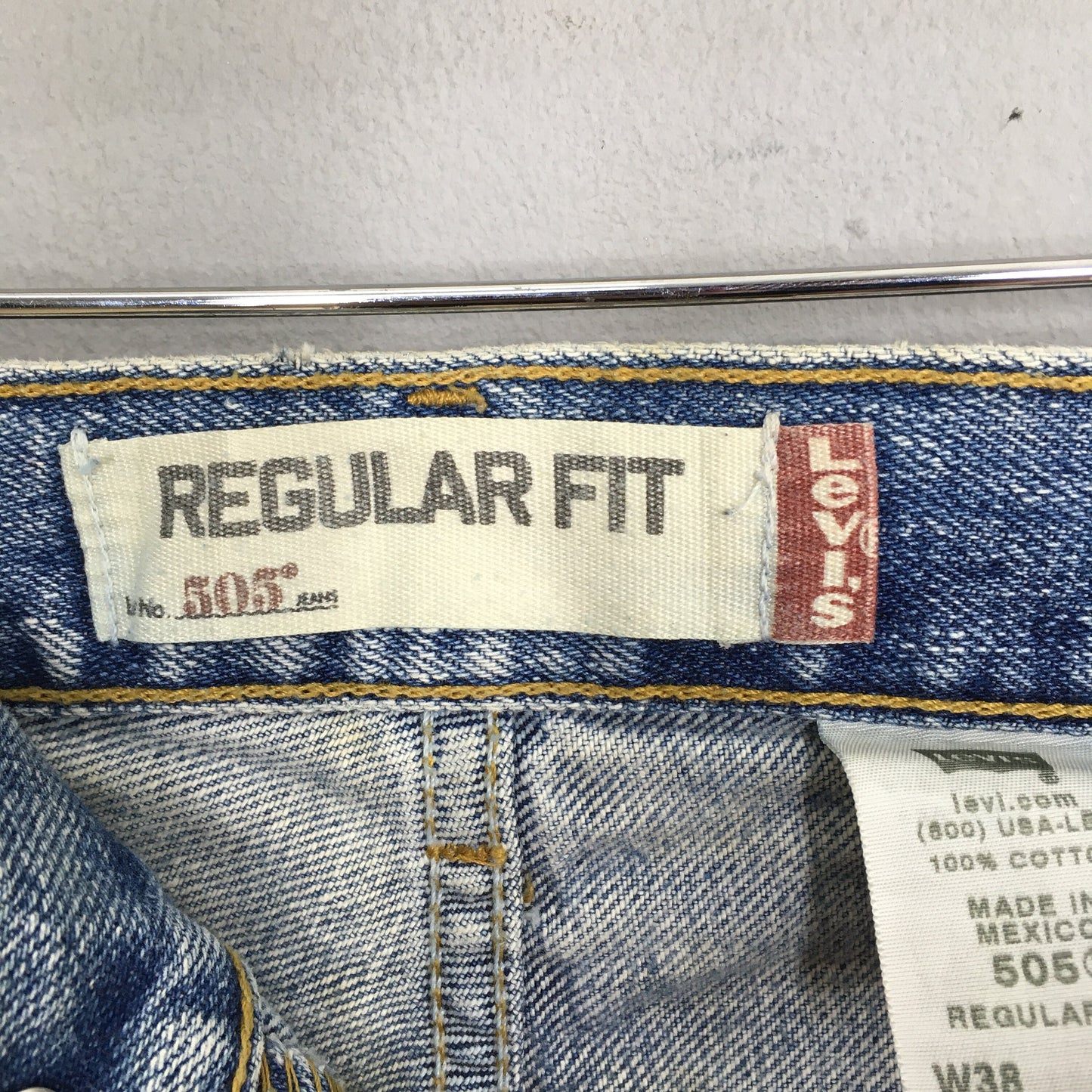 Levi's 505 Relaxed Fit Jeans Size 38x32