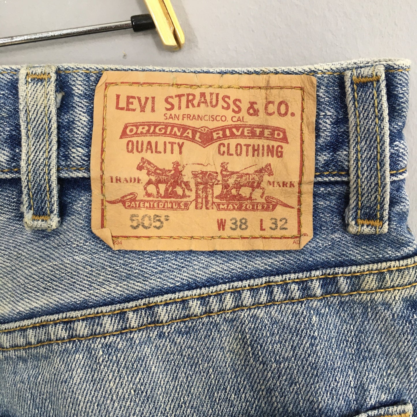 Levi's 505 Relaxed Fit Jeans Size 38x32