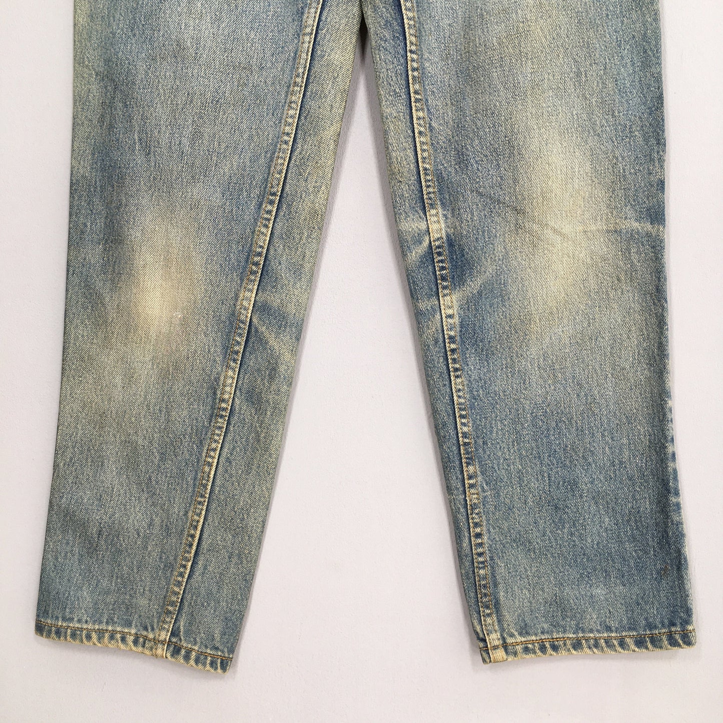 Levi's 550 Relaxed Fit Faded Dirty Jeans Size 30x32