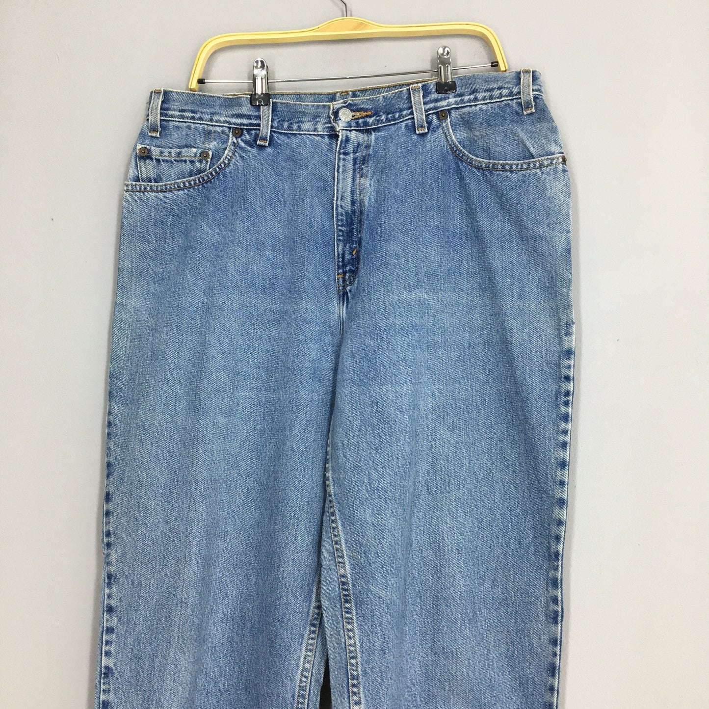 Levis 550 Tapered Leg Relaxed Fit Jeans Size 35x31