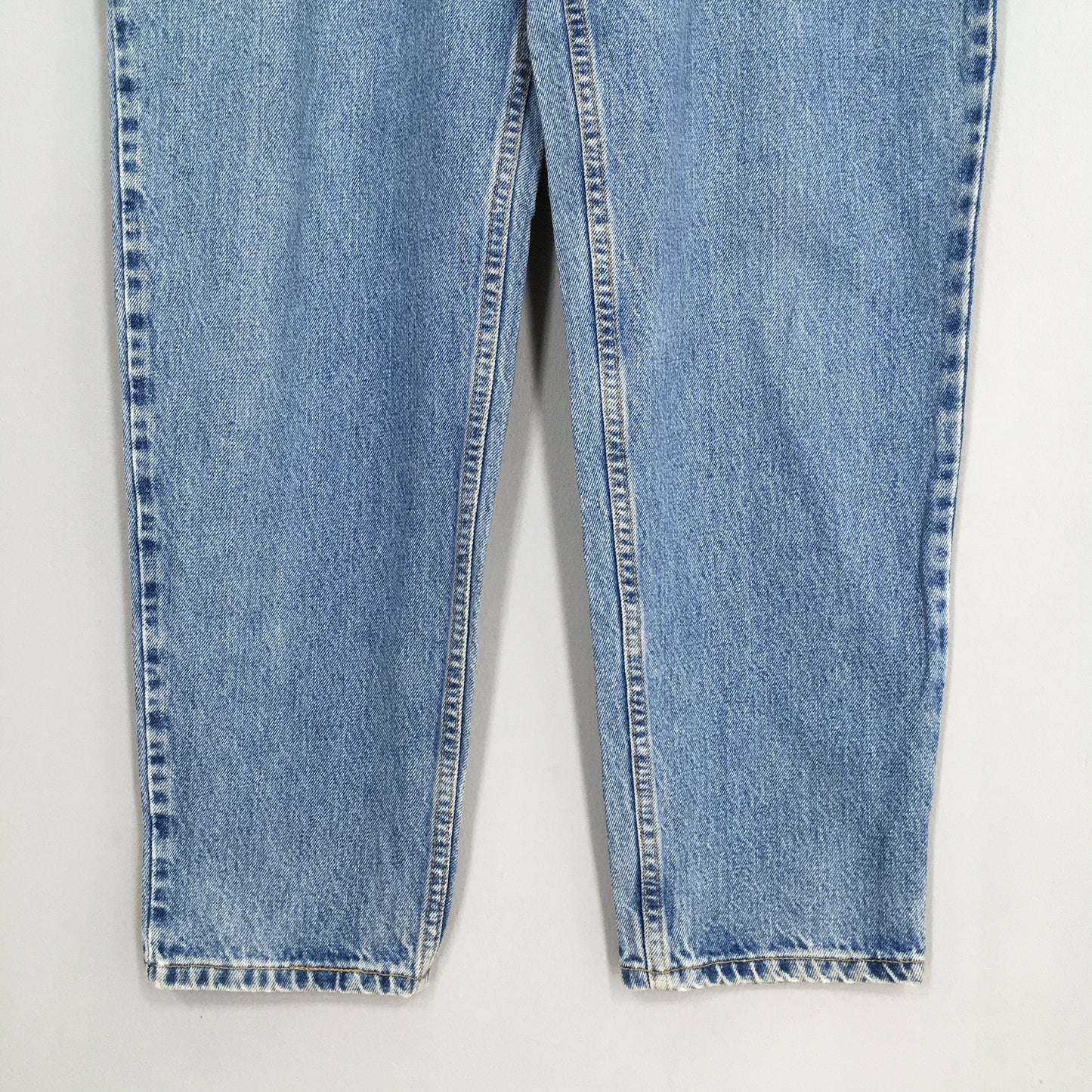 Levis 550 Tapered Leg Relaxed Fit Jeans Size 35x31