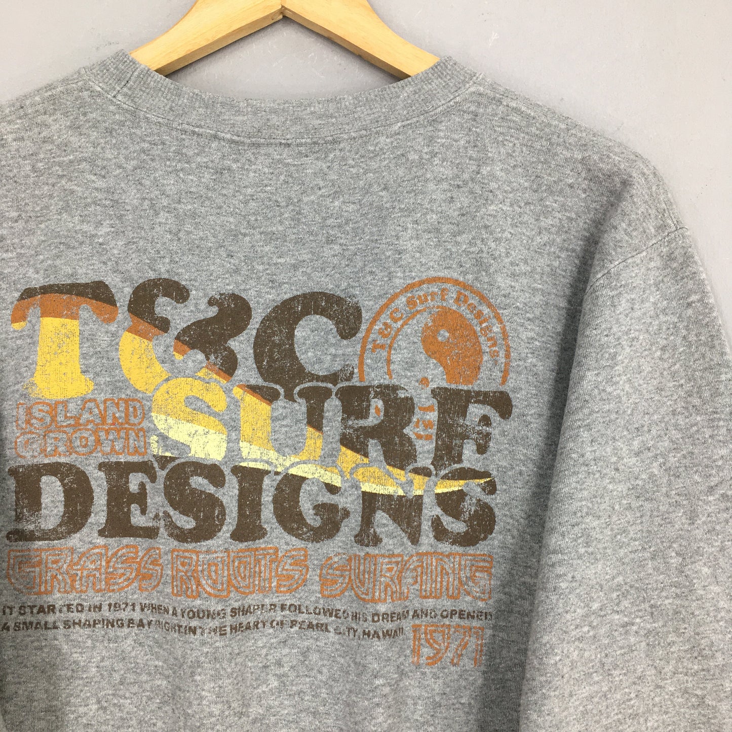 T&C Surf Designs Gray Sweatshirt Medium