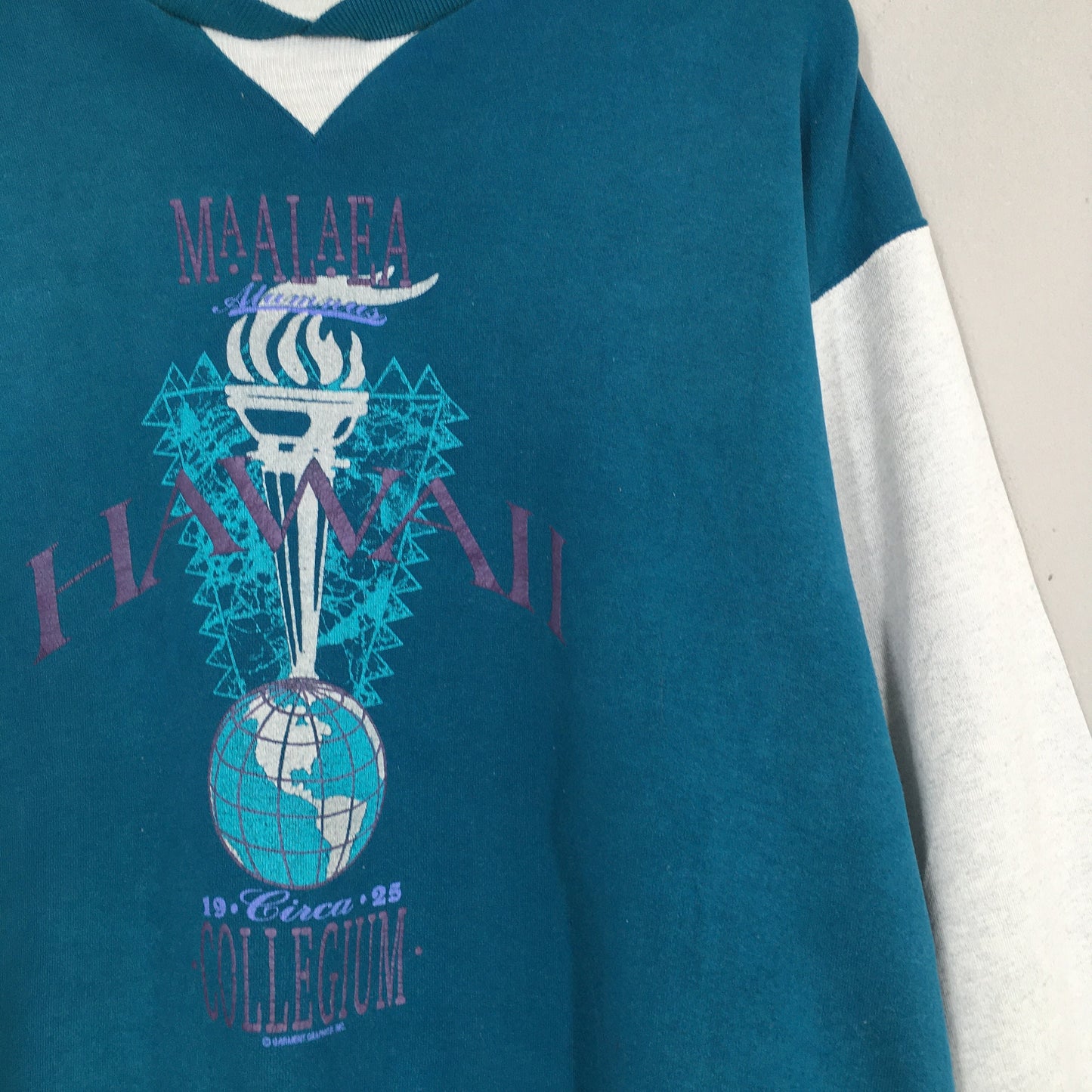 Maalaea Hawaii Collegium Sweatshirts XLarge