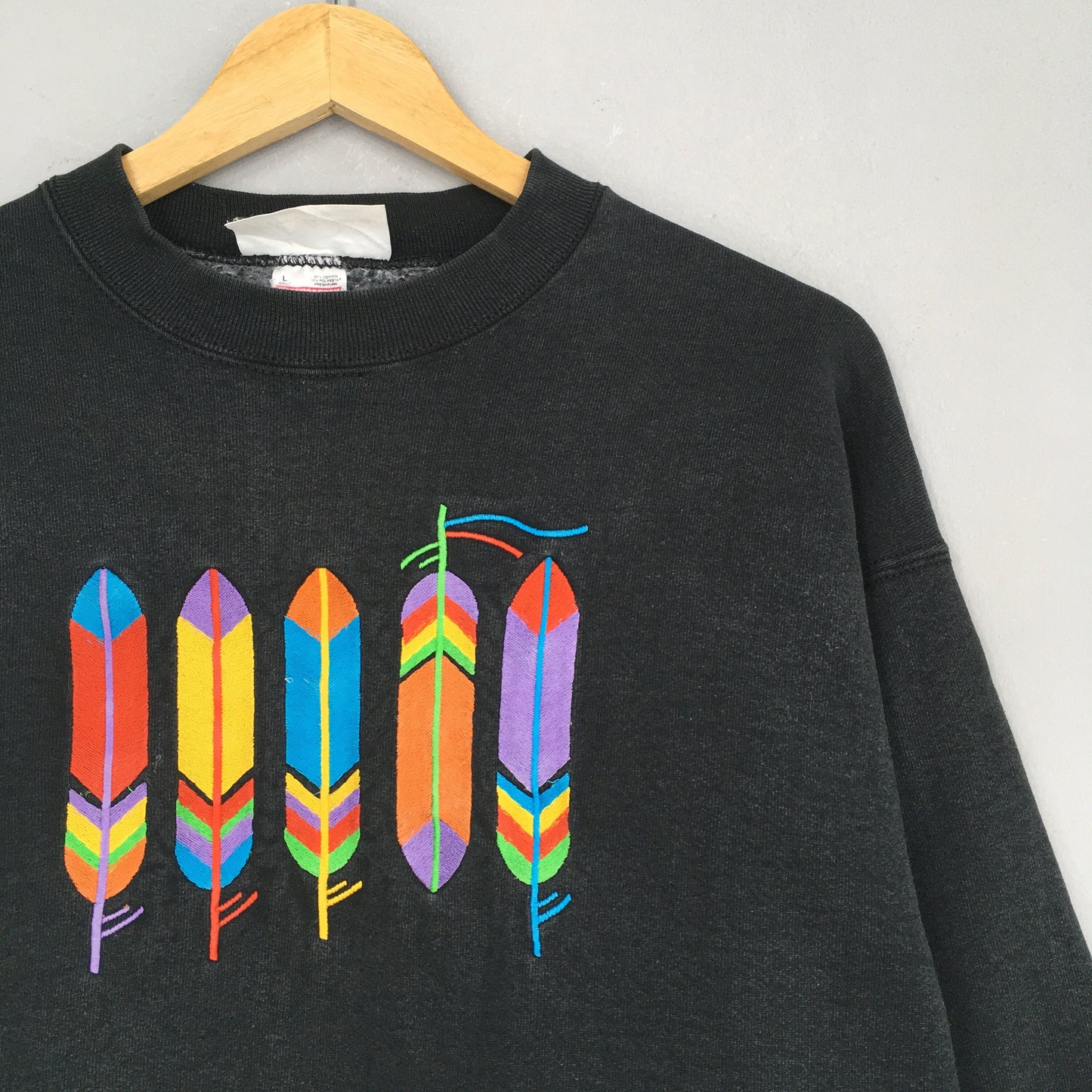 Native American Culture Feather Sweatshirt Large