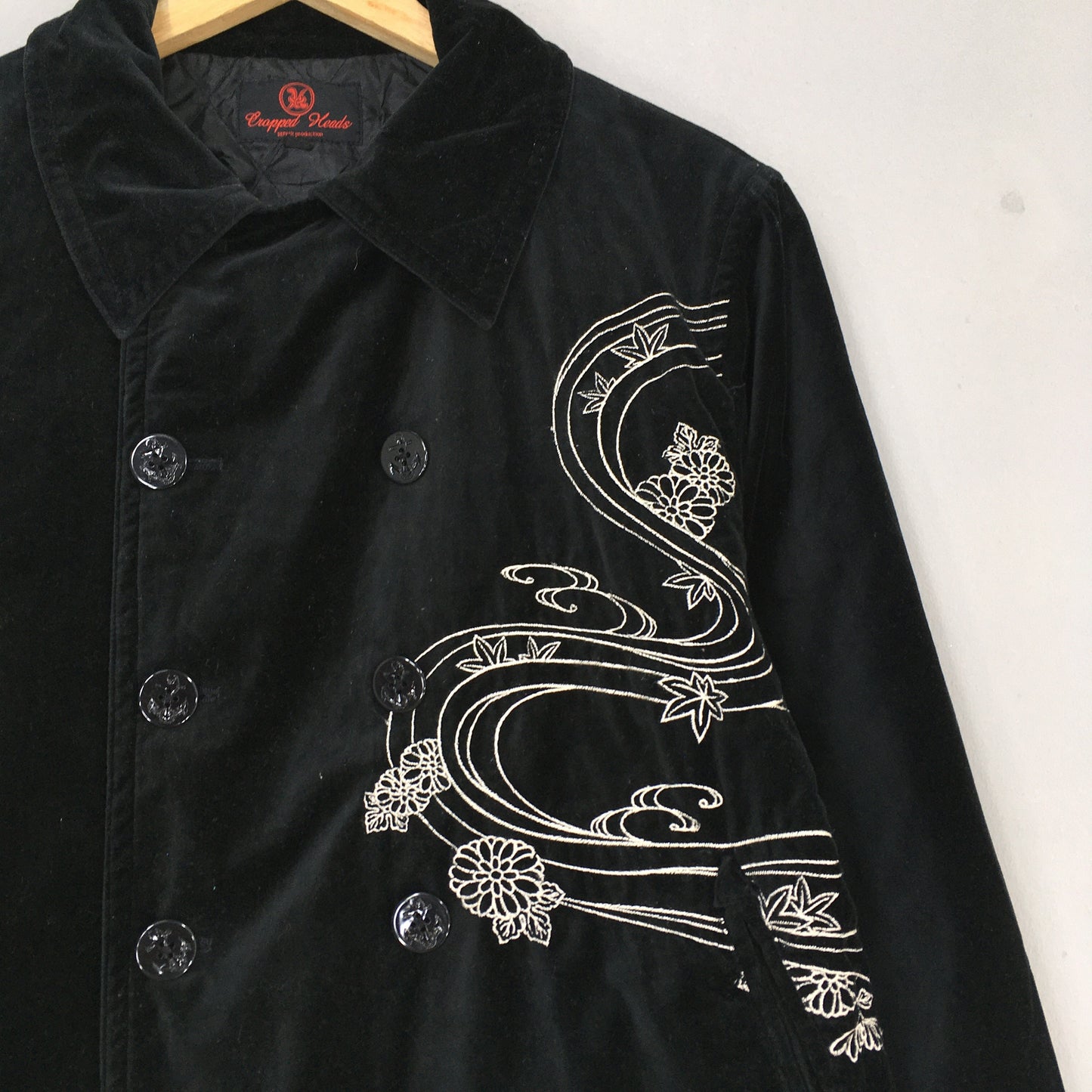 Cropped Head Dragon Embroidery Black Velvet Jacket