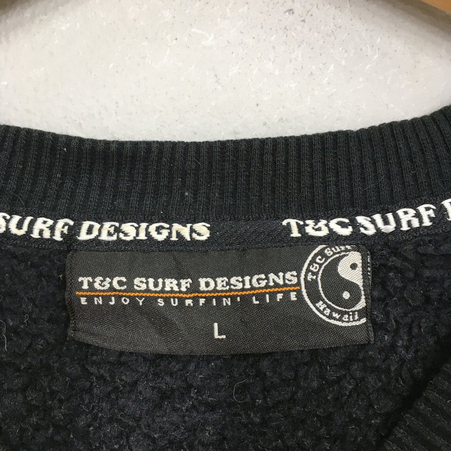T&C Surf Designs Hawaii Sweatshirt Large